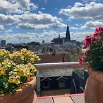 HANSA PENTHOUSe